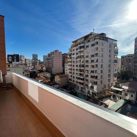 Daily Apartment In Center Tirana Buitenkant foto