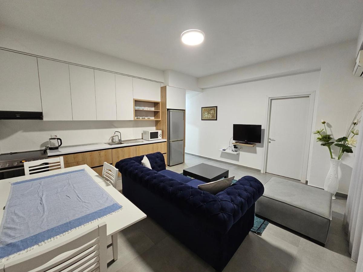 Daily Apartment In Center Tirana Buitenkant foto