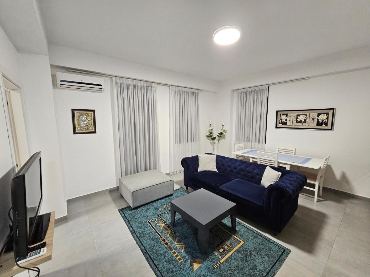 Daily Apartment In Center Tirana Buitenkant foto